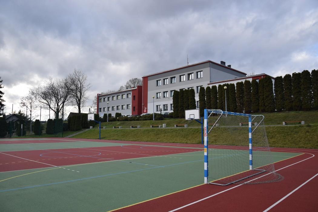 Termomodernizacja budynków Zespołu Szkół w Mszanie wraz z przebudową