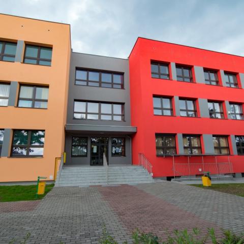Termomodernizacja z częściową przebudową Szkoły Podstawowej nr 2 wraz z obiektami sportowymi